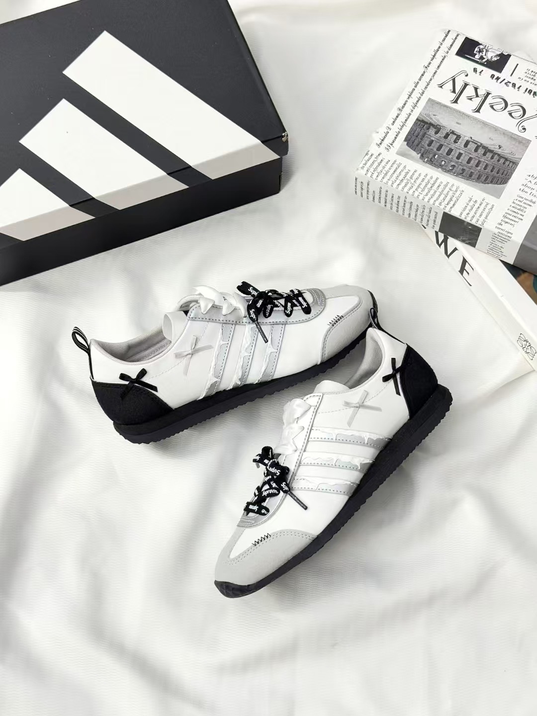 Miu系 × Adidas VS JOG 2.0 薄底德訓鞋｜小香風蝴蝶結客製化改造款